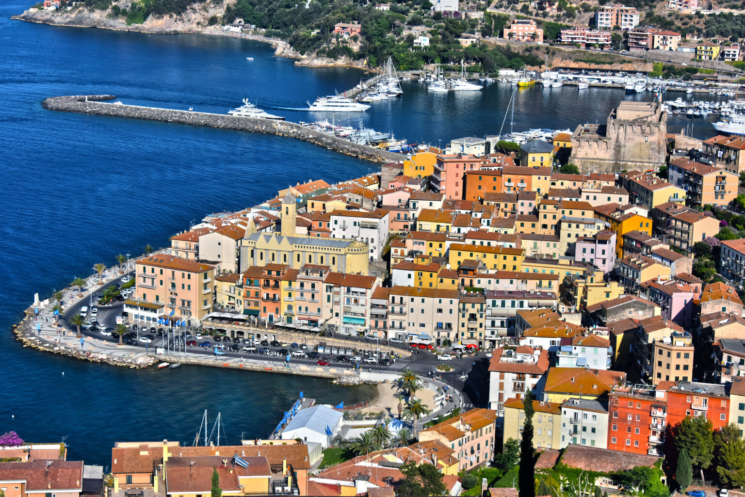 traghetti isola del giglio da porto santo stefano